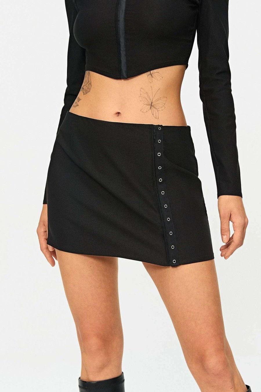 Skirts * | Solado Low Waist Clavus Decor Mini Skirt Black