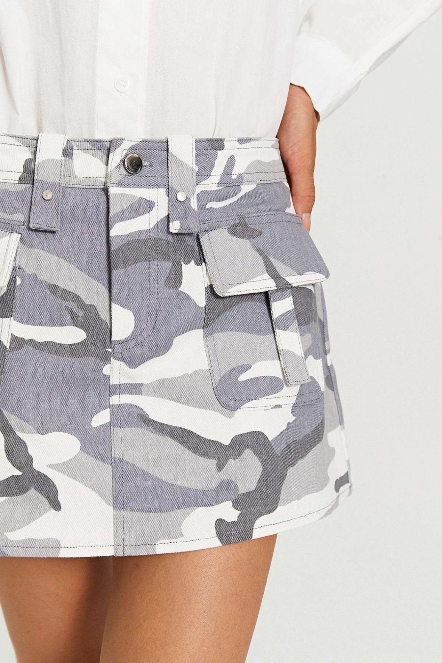 Skirts * | Solado Low Waist Camo Print Pocket Patched Mini Skirt Lightgray