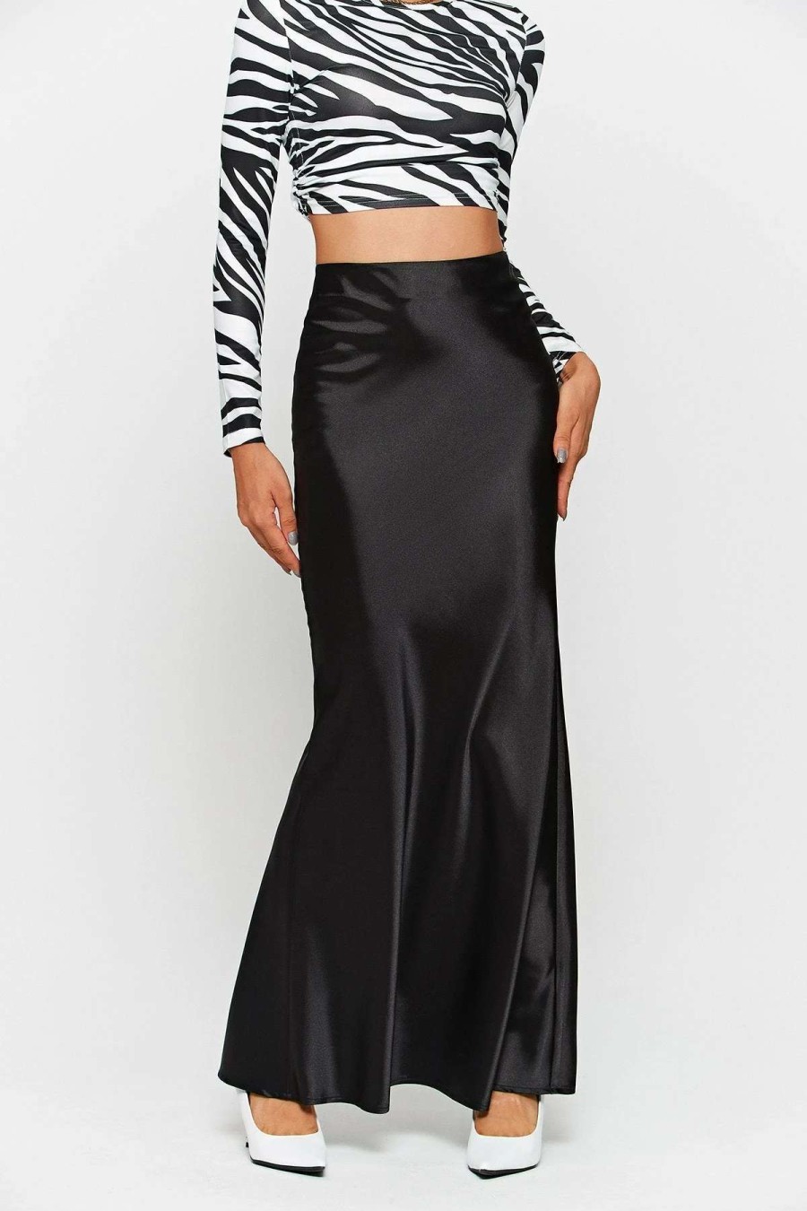 Skirts * | Solado Low Waist Split Hem Mermaid Satin Maxi Skirt Black